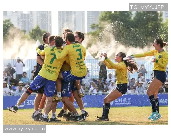 与足球球星击掌的瞬间亲身体验，感受球场内的激情与互动